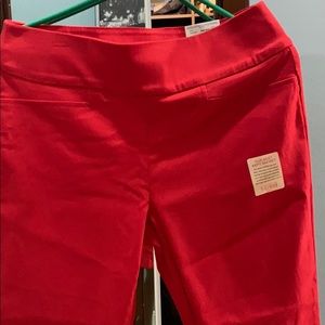 Coral Capri pants New with tags